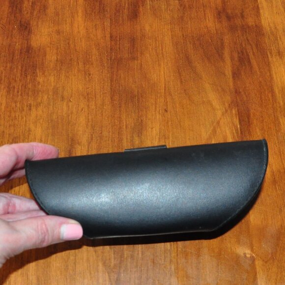 Ray-Ban Black Leather Hard Sunglasses Belt Loop Case Only - Picture 3 of 7